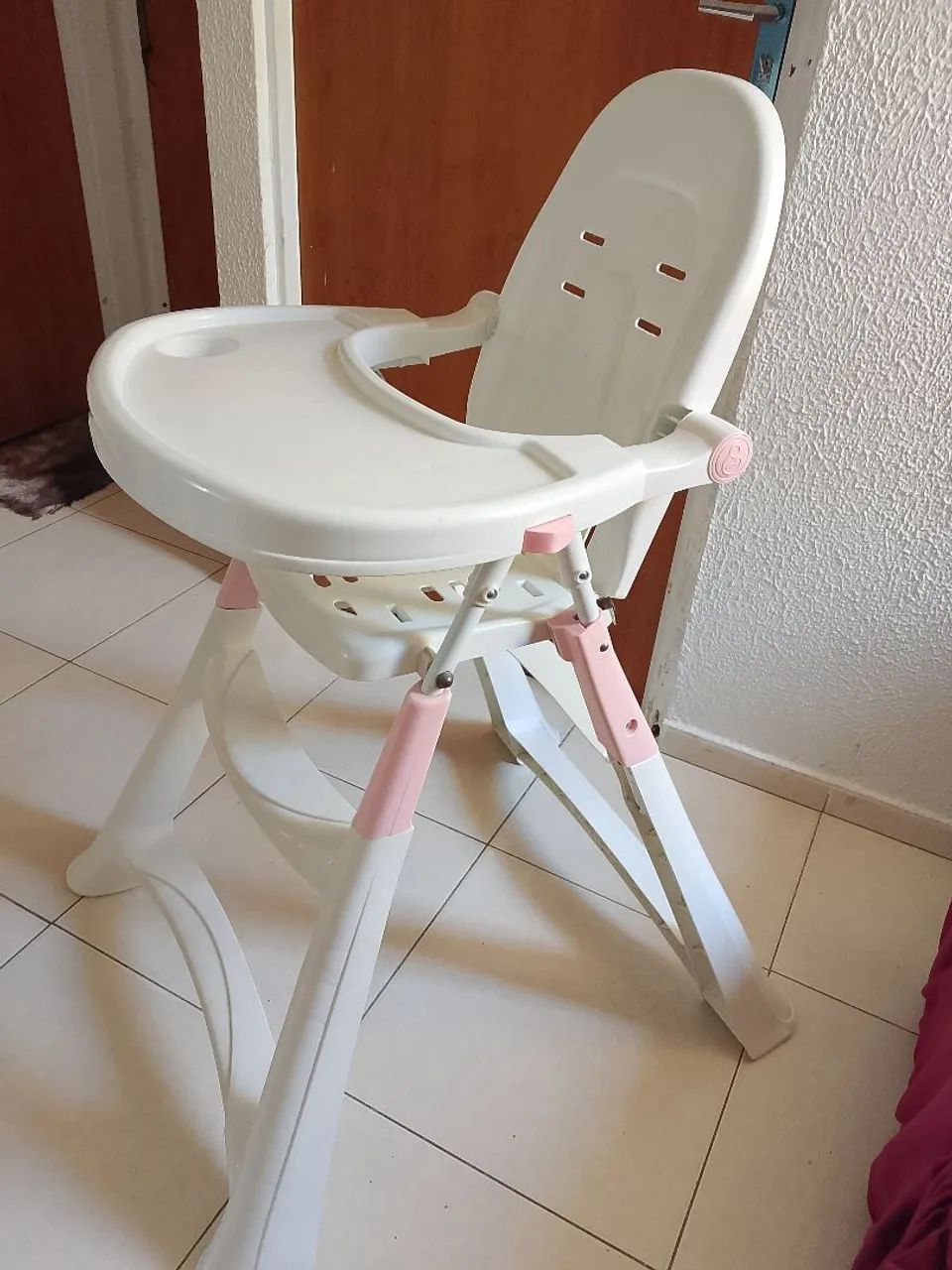 Baby feeding chair