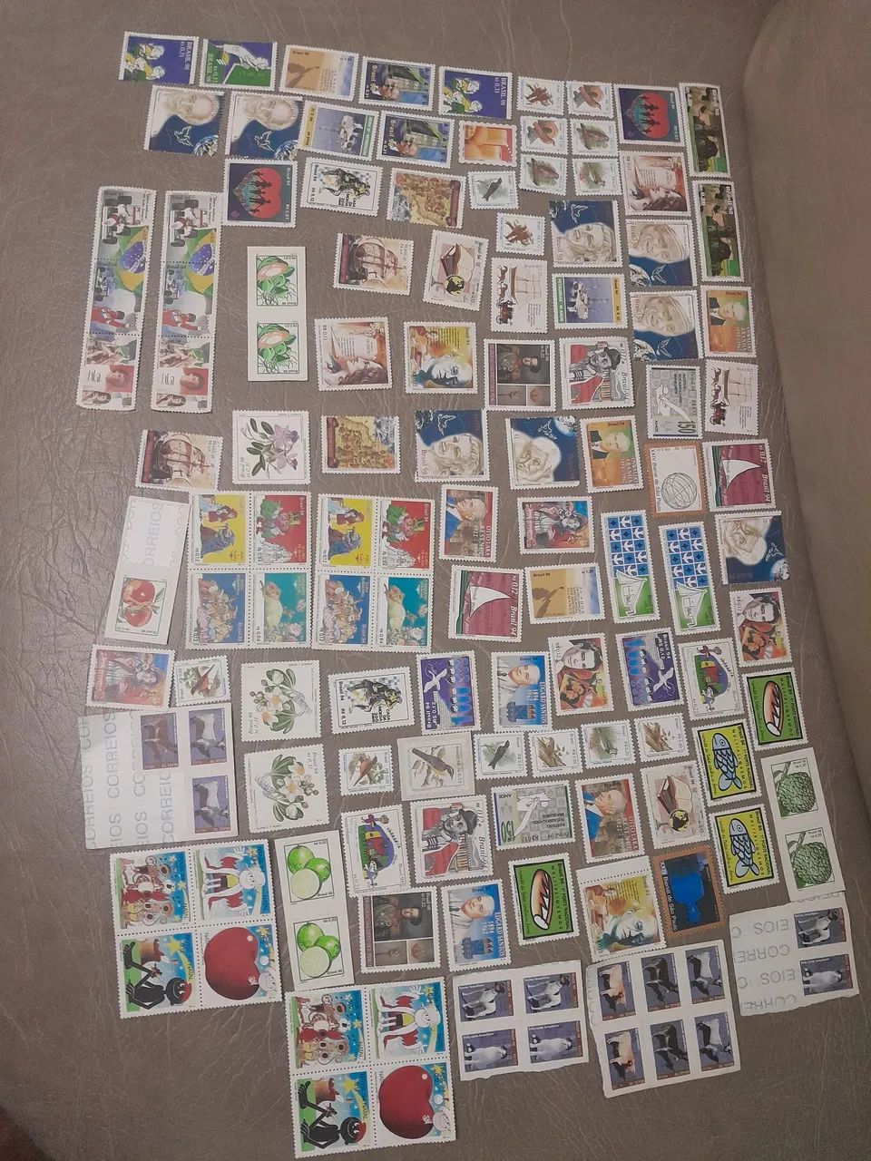 Coleção de selos dos correios.  - Foto 2