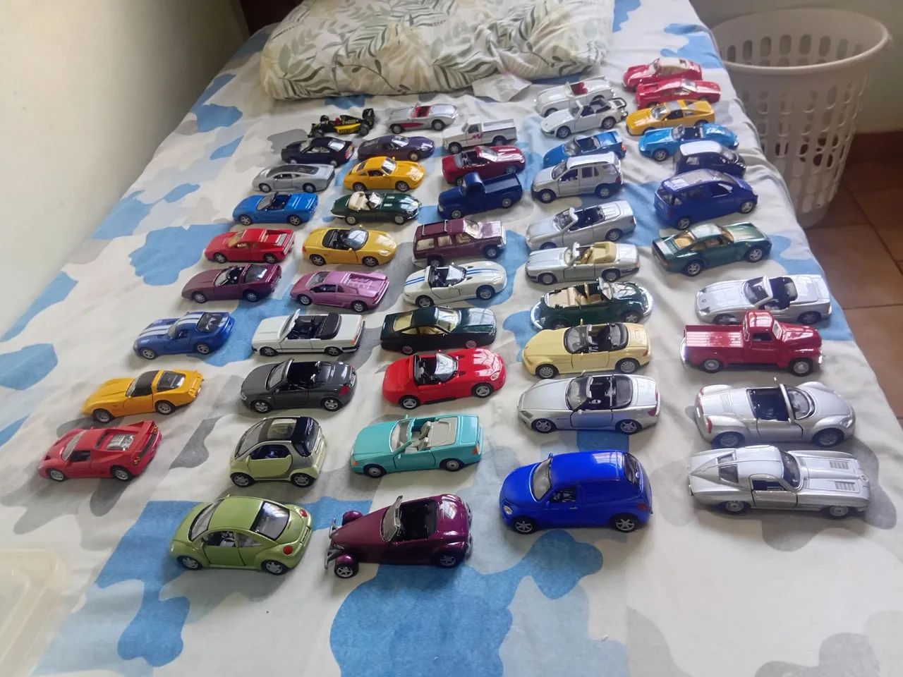 Coleção maisto 49 carrinhos - Foto 2
