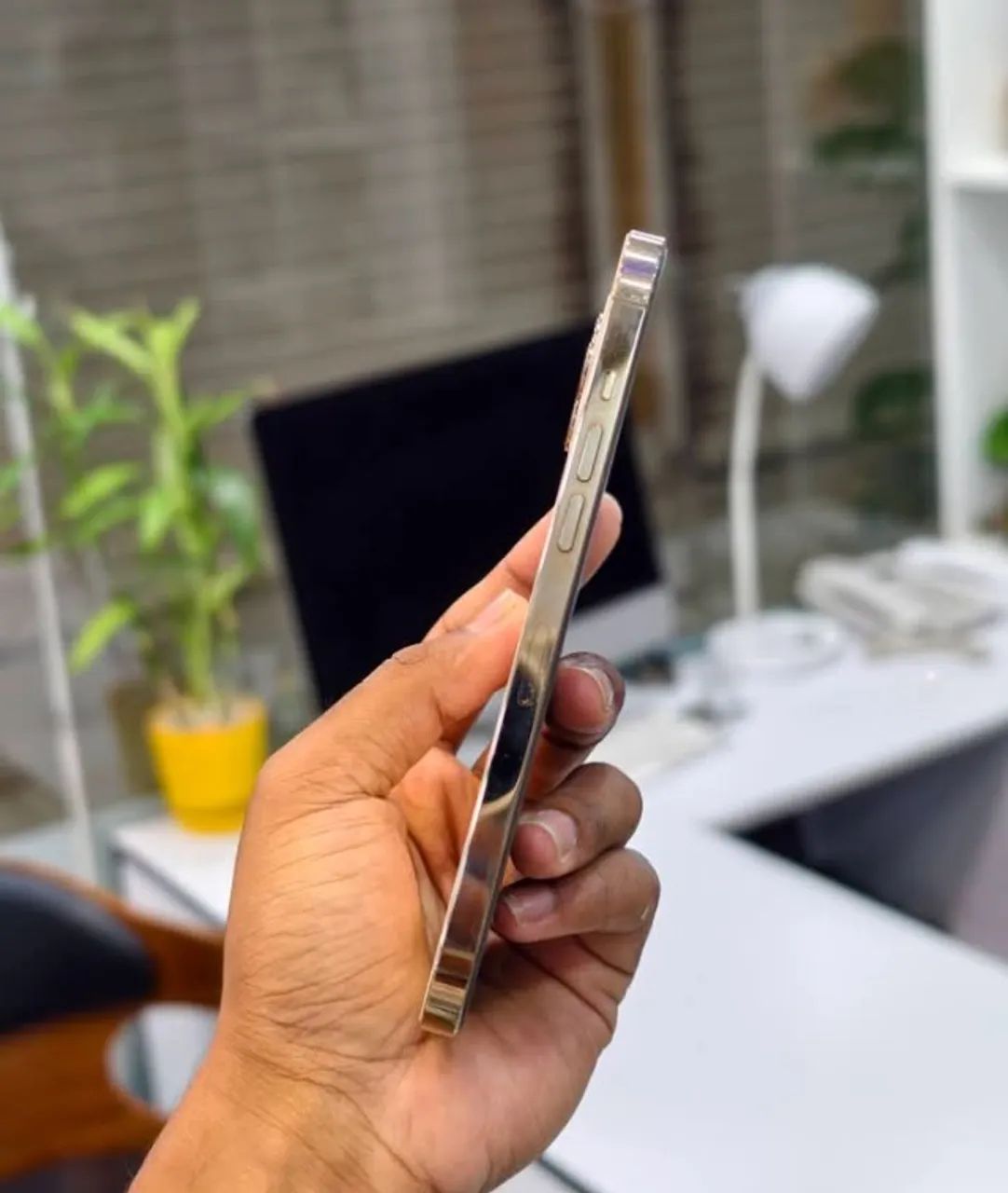 Apple iPhone 11 dourado novíssimo  - Foto 3