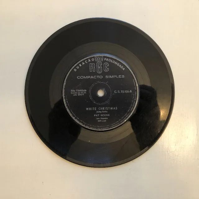 2 Discos De Natal - Pat Boone: White Christmas + Coral - Vinil Compacto - Foto 3