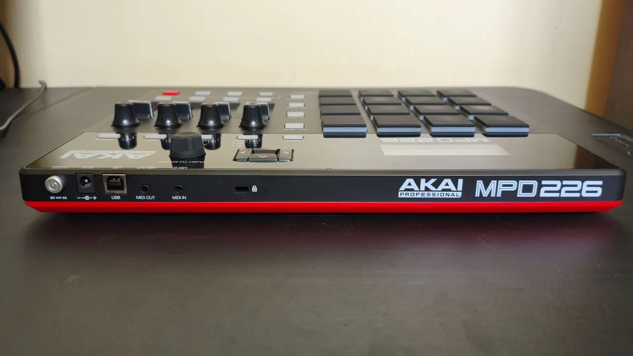 Controlador Midi Akai MPD 226 - Foto 3