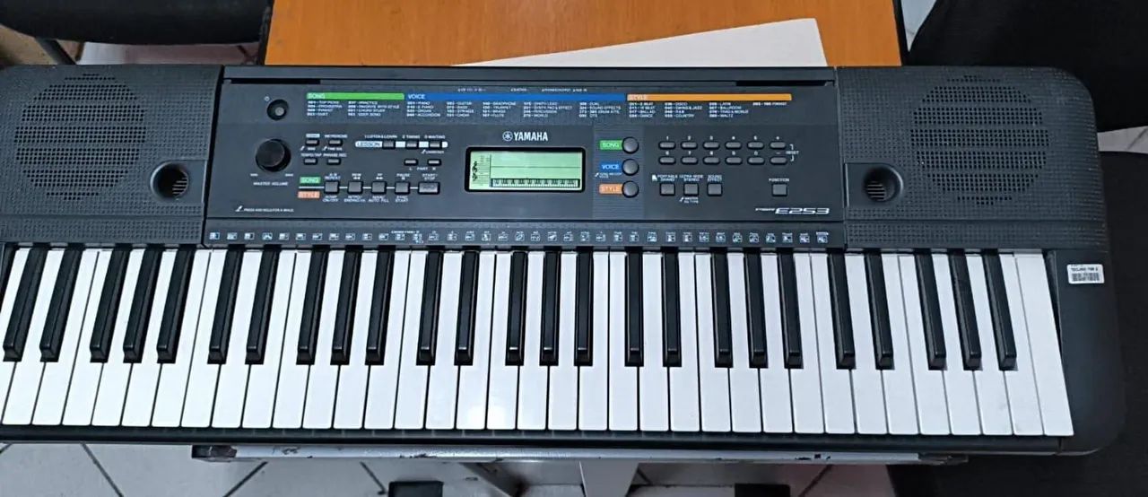 Teclado Yamaha PSR E 253
