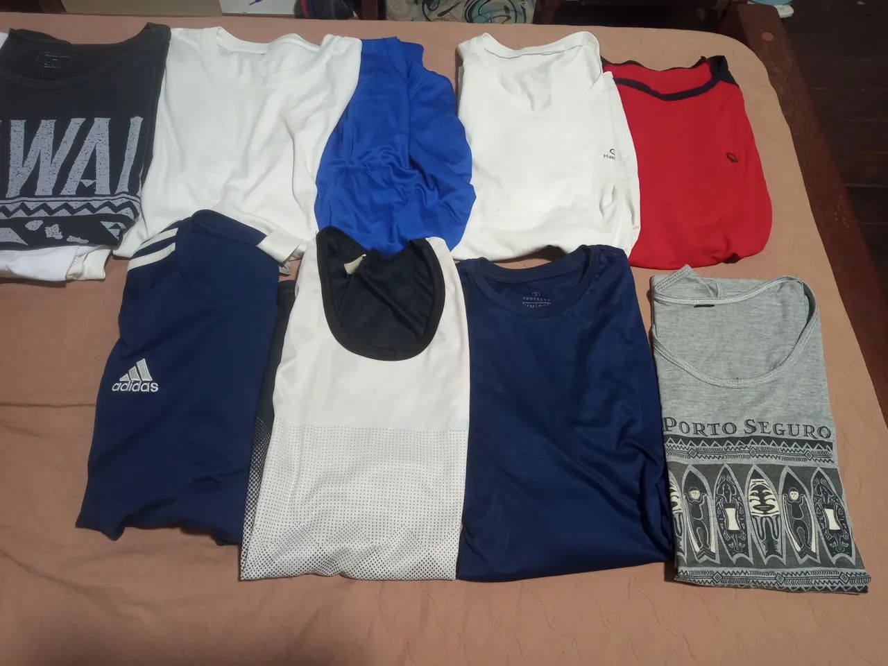 Bermudas e camisetas tam M  - Foto 4