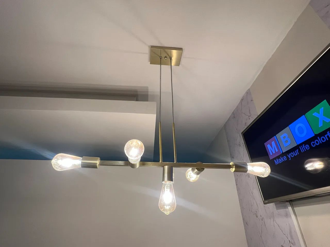 lustre com lâmpadas