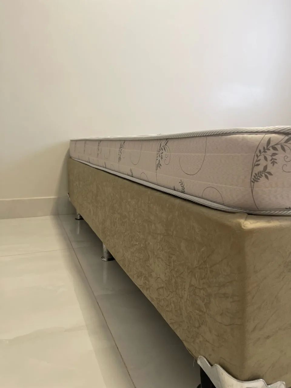 Vendo cama box de casal com colchão  - Foto 5
