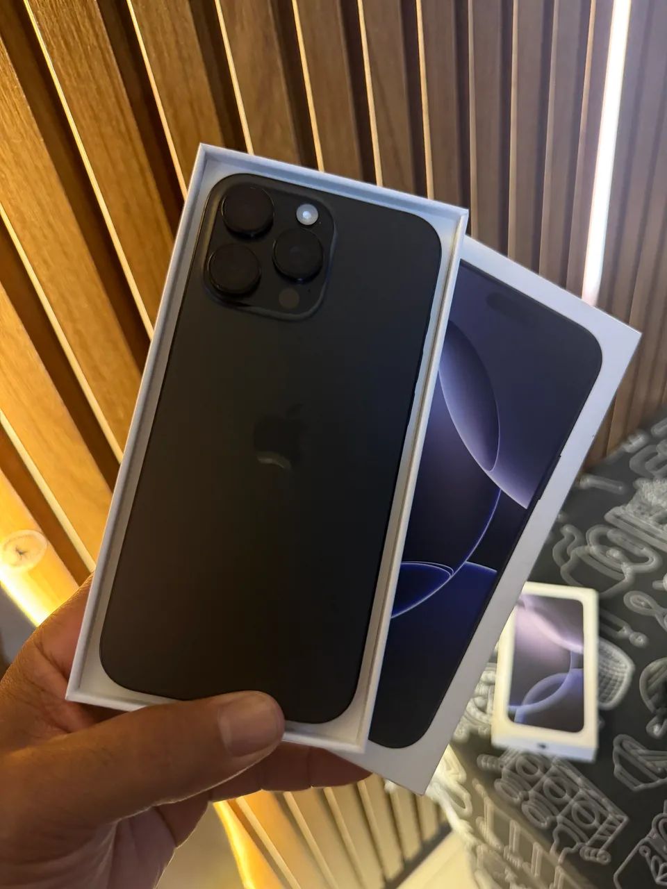 iPhone 16 Pro Max 256GB - Black Titanium - Foto 2
