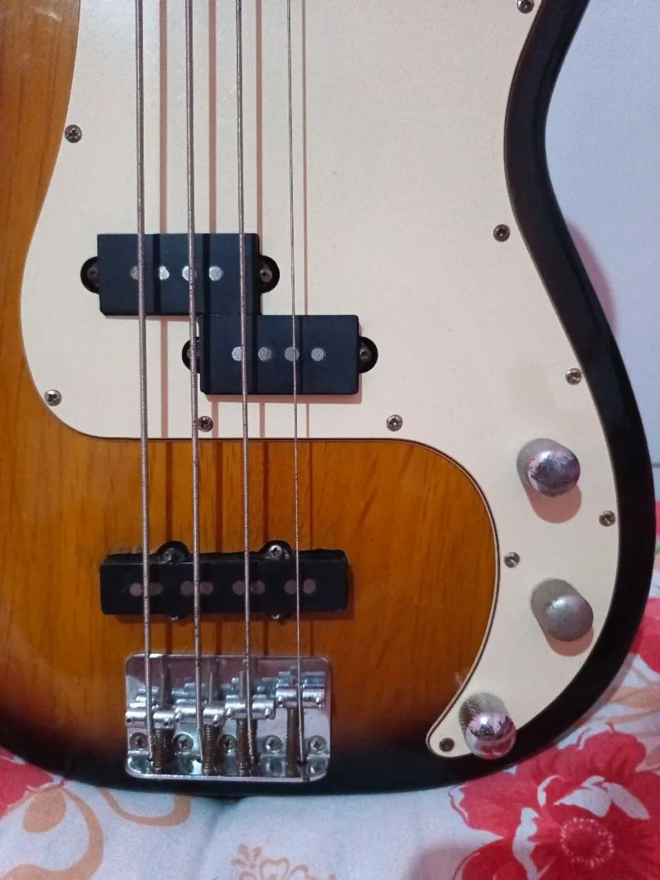 Contrabaixo 4 Cordas Modelo Fender - Foto 4