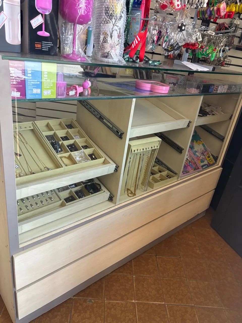 Balcão vitrine para joias - Foto 2