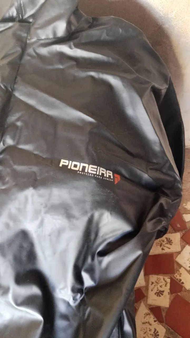 Capa de chuva e bota  - Foto 2