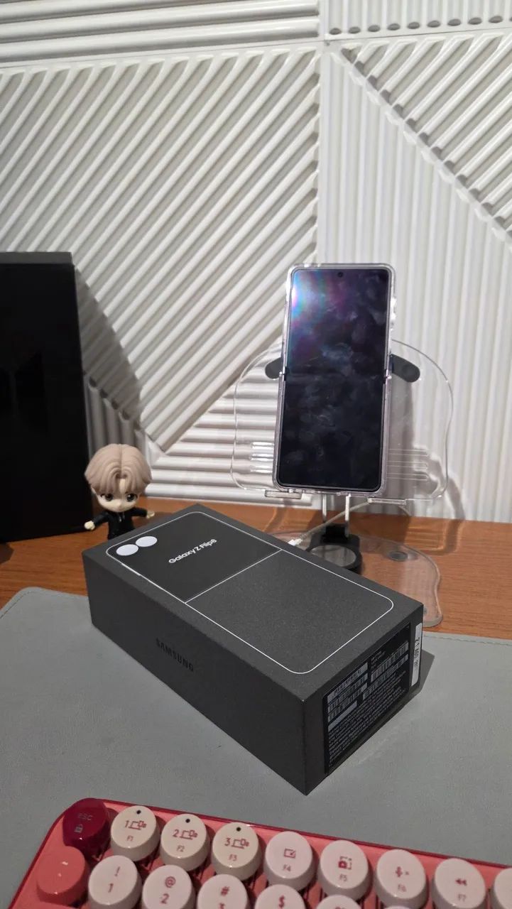 Galaxy Z FLIP 8 - 256 Gb  - Foto 5