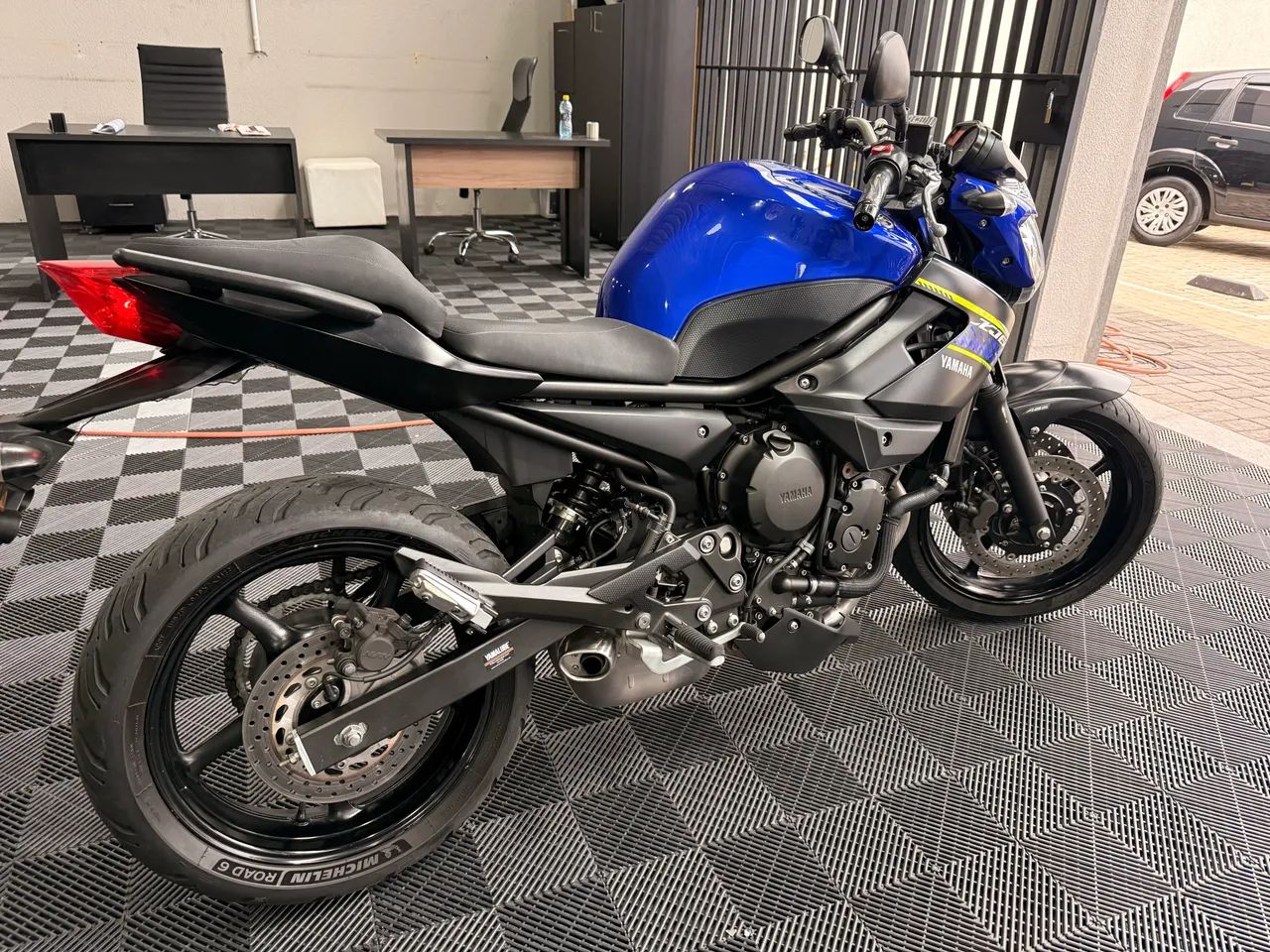 XJ6 2018 - Foto 3