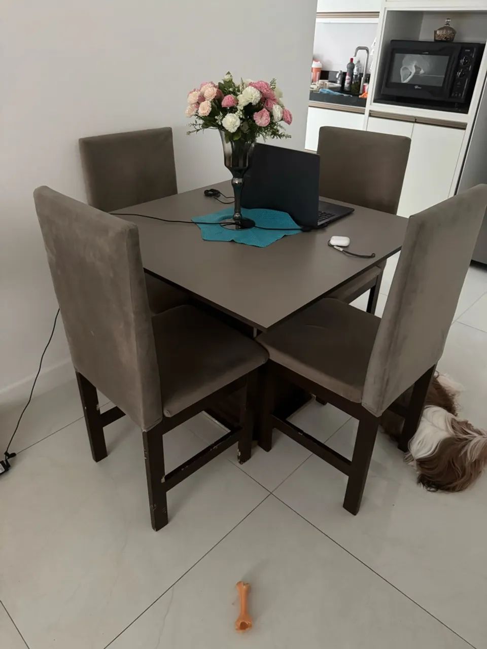 Mesa 4 cadeiras