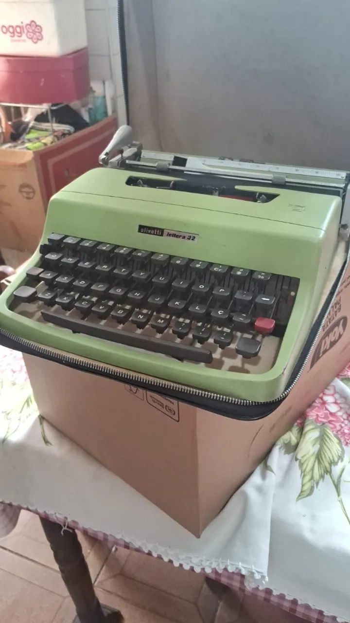 Maquina Escrever Olivetti Lettera 32 -usada-raridade 1960 (Usado) - Foto 6