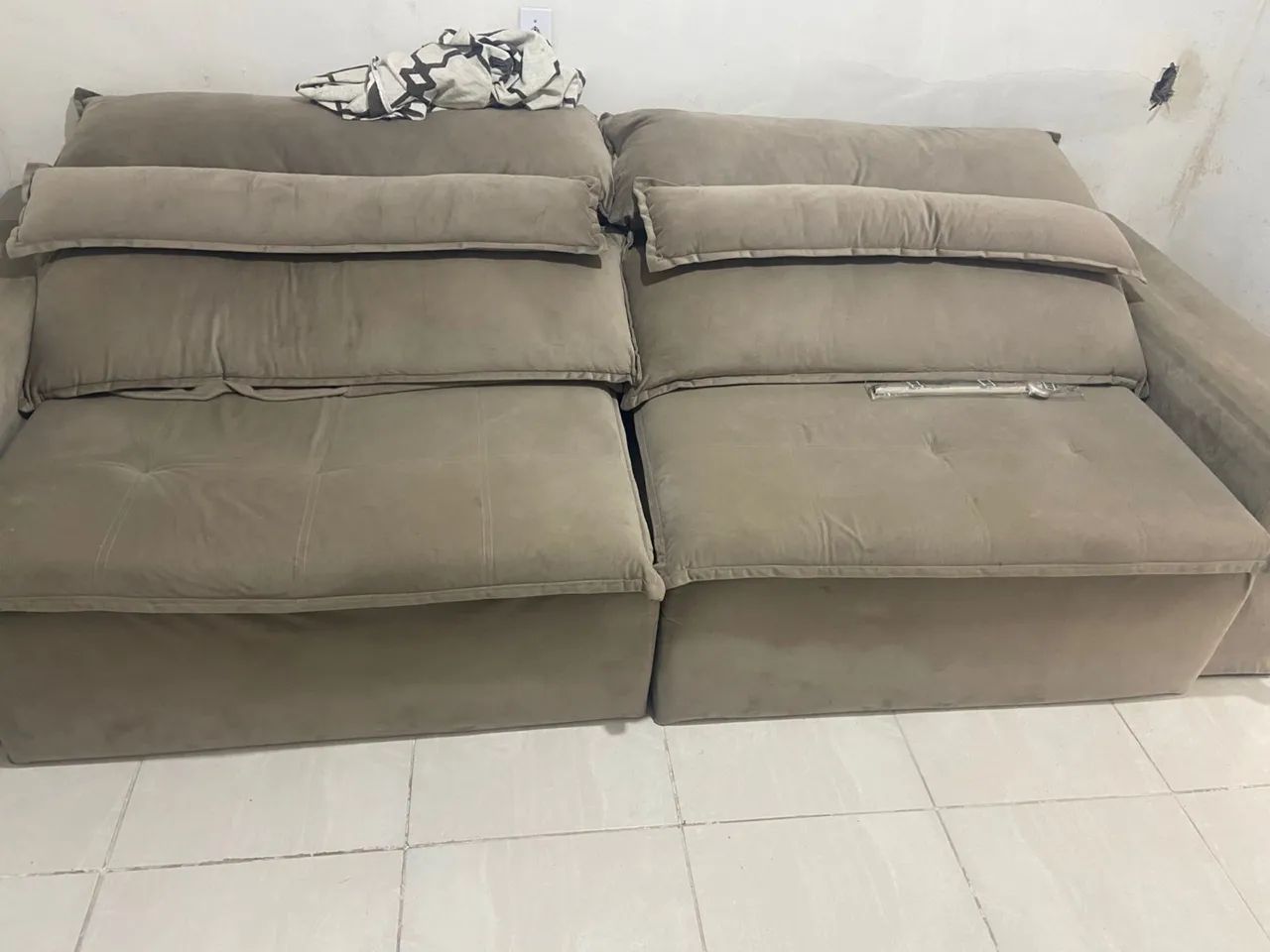 Sofá retrátil 3 metros perfeito estado comprei na vezzo 65570246432897121