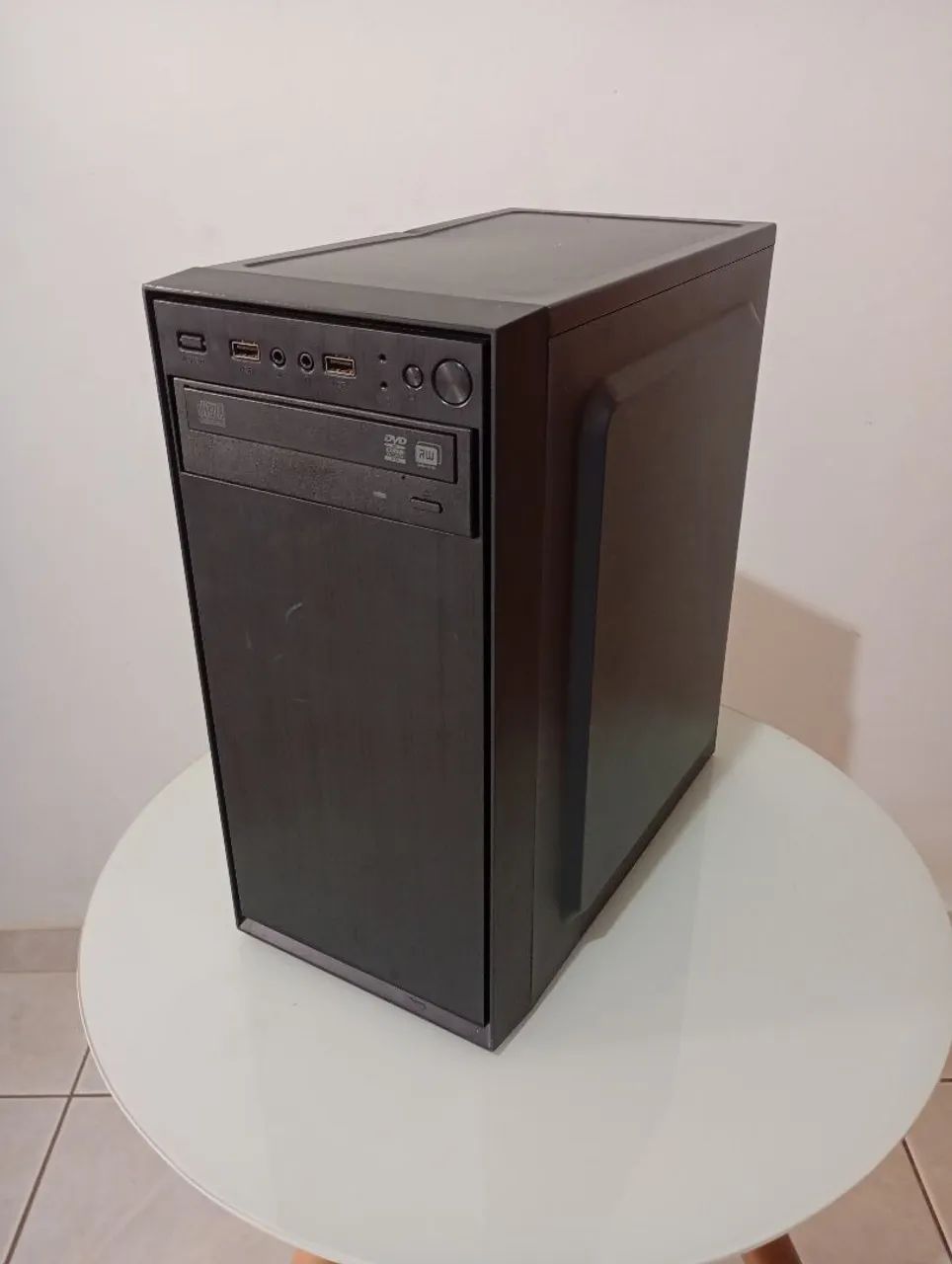 Desktop montado Intel core i3 6GB RAM com Windows 10 PRO + pacote office instalado?