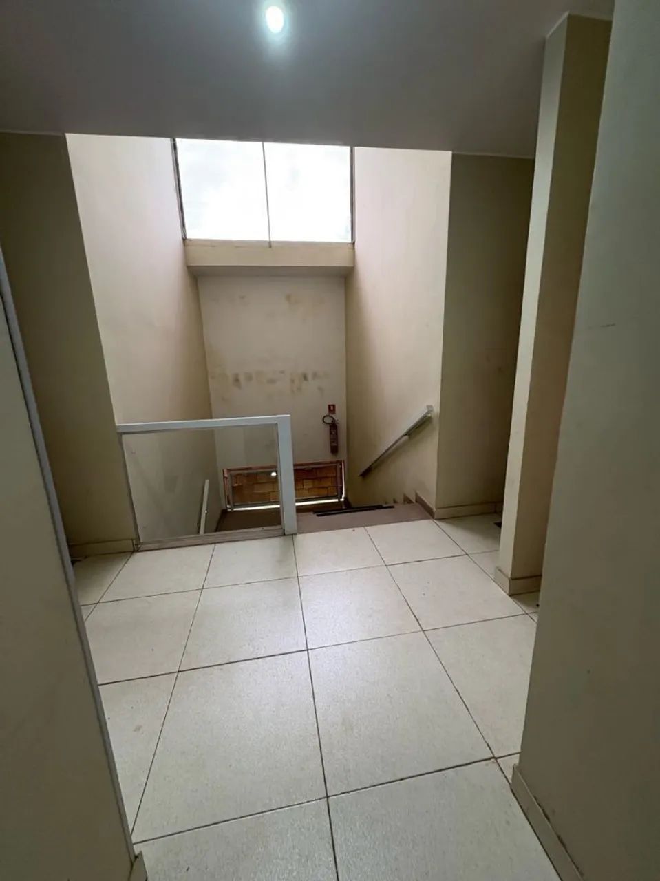 OPORTUNIDADE | PRÉDIO COMPLETO + SALA COMERCIAL | VILA BASEVI - LAGO OESTE - Foto 4