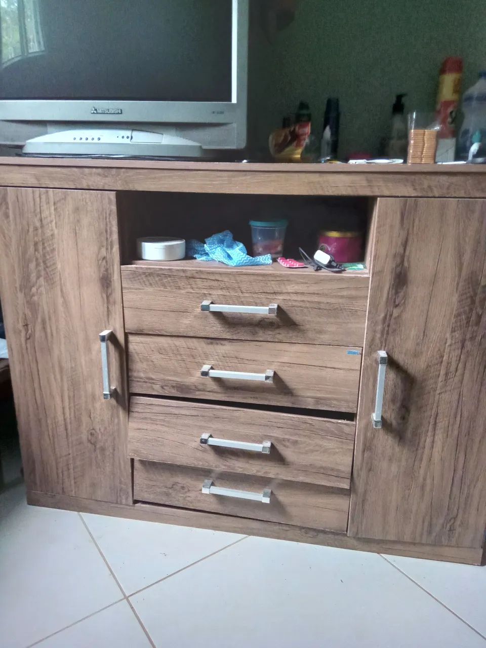 Cômoda 4 gavetas 