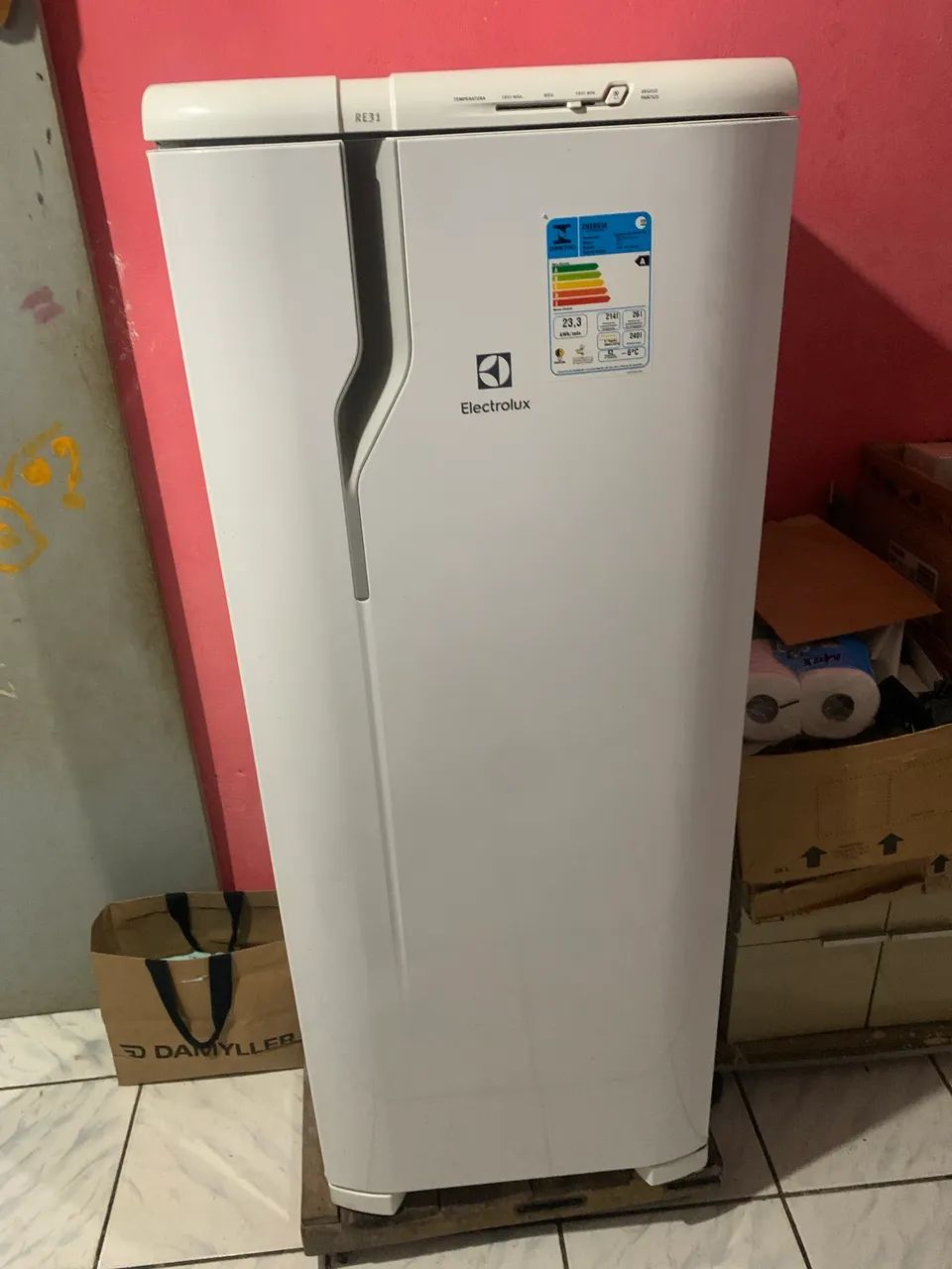 Vendo geladeira 