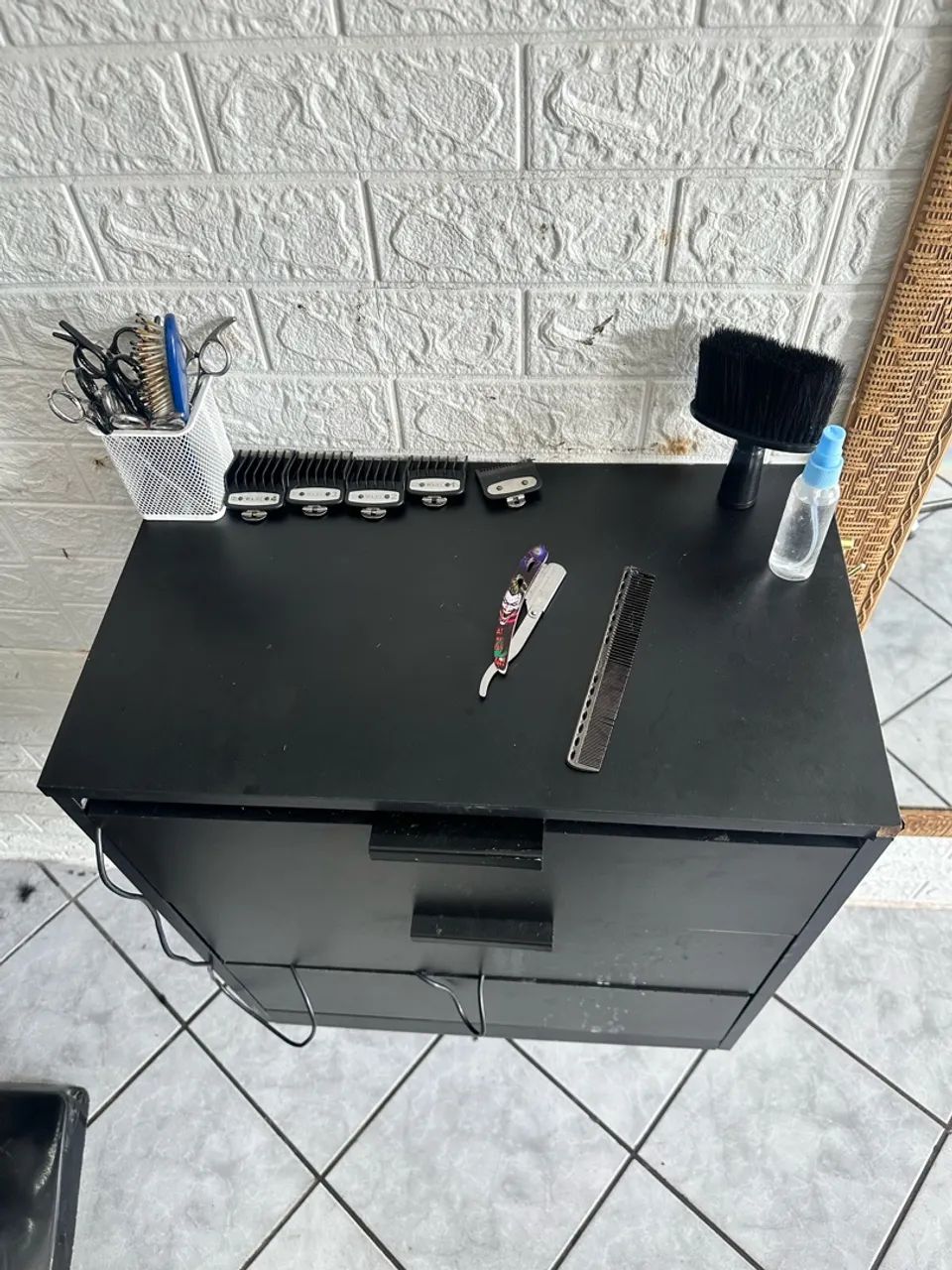 Bancada de barbeiro e espelho  faça sua proposta 