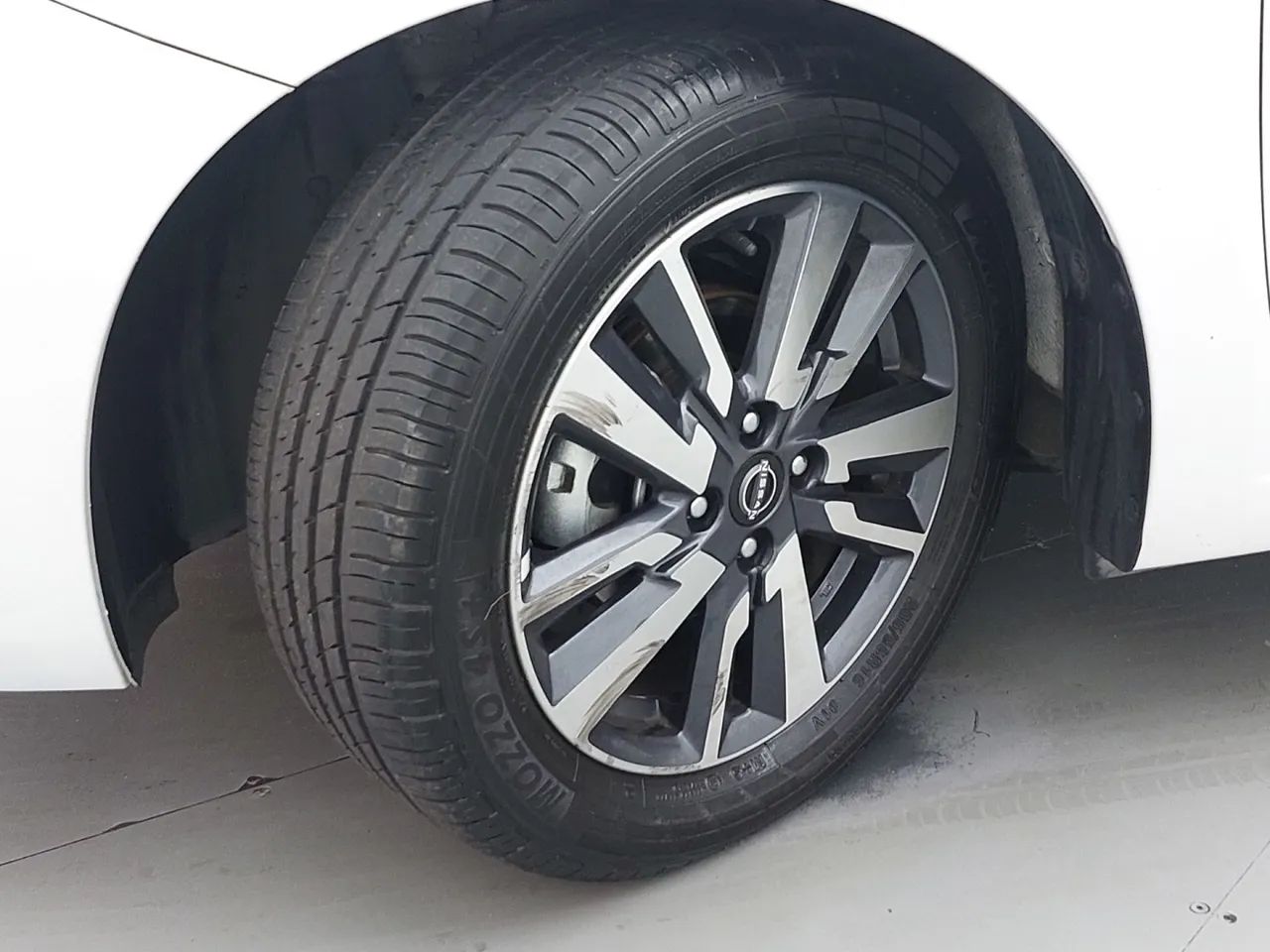 Nissan Versa Advance 1.6 16V Flex Aut., foto 11 de 18