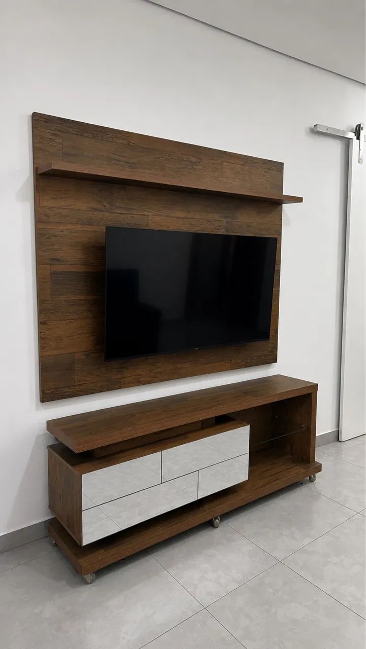 Painel com Rack em MDF com rodinhas, espelho e led - Foto 2