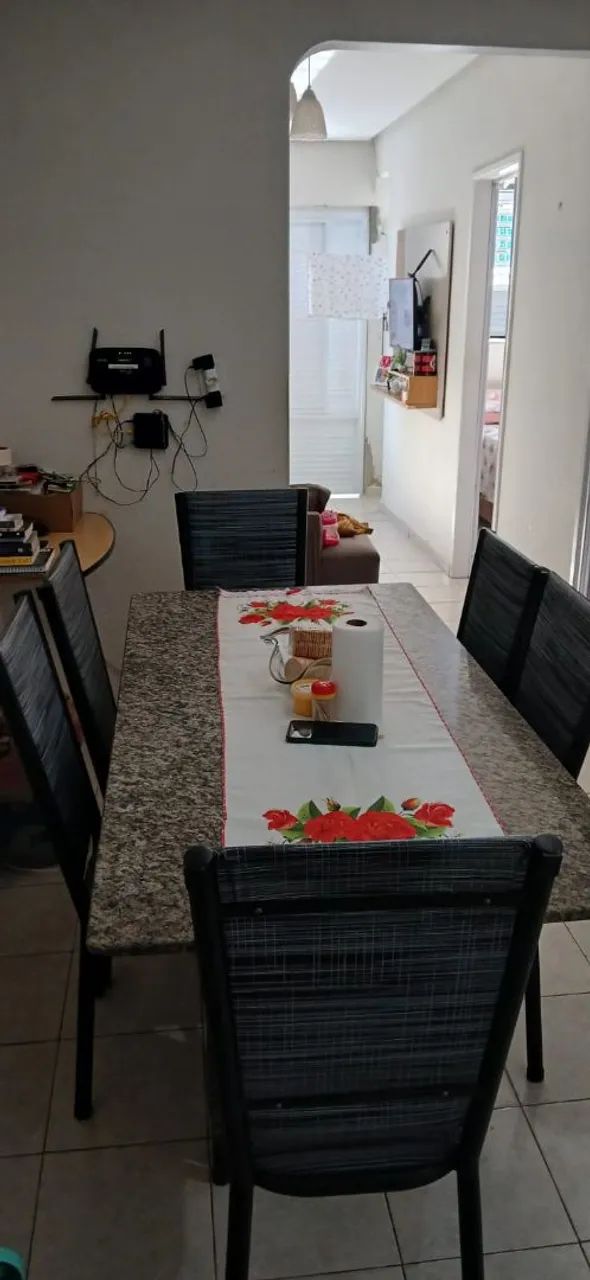 Mesa de Jantar com 6 cadeiras!