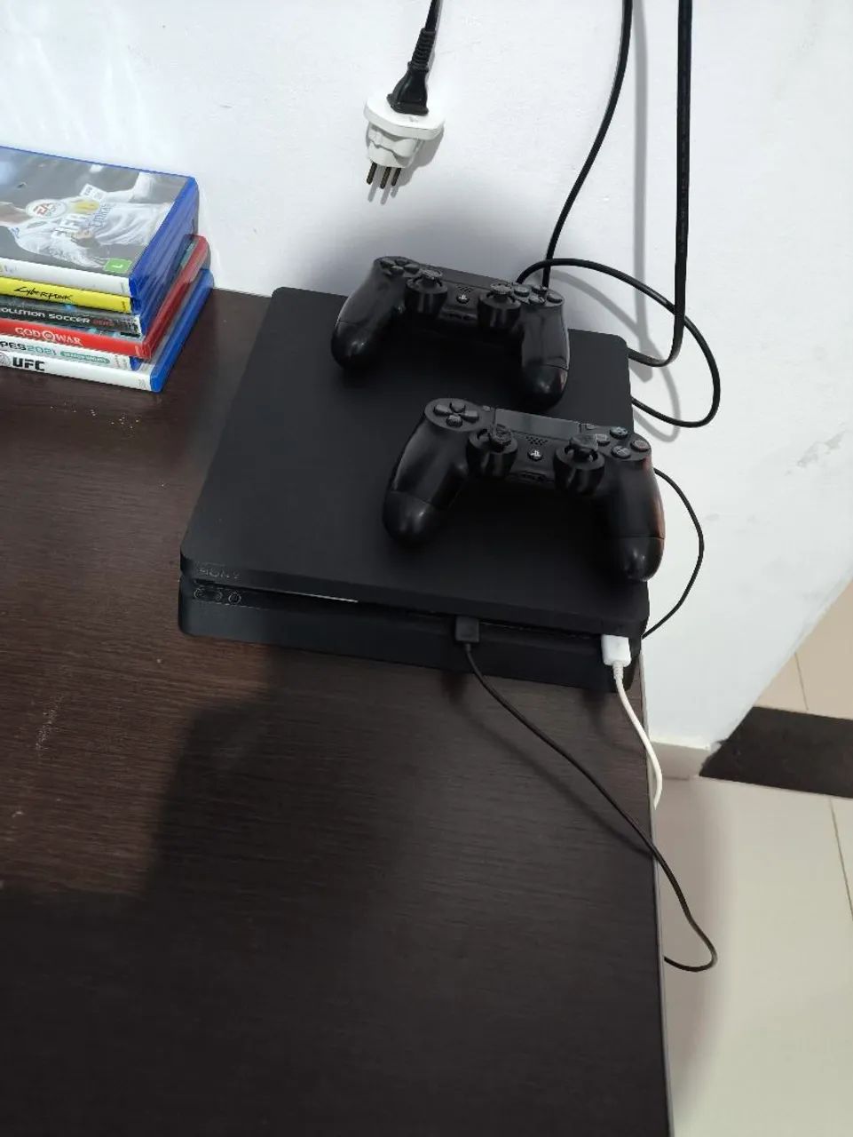 Ps4 Slim, 6 jogos, 2 controles - Foto 2