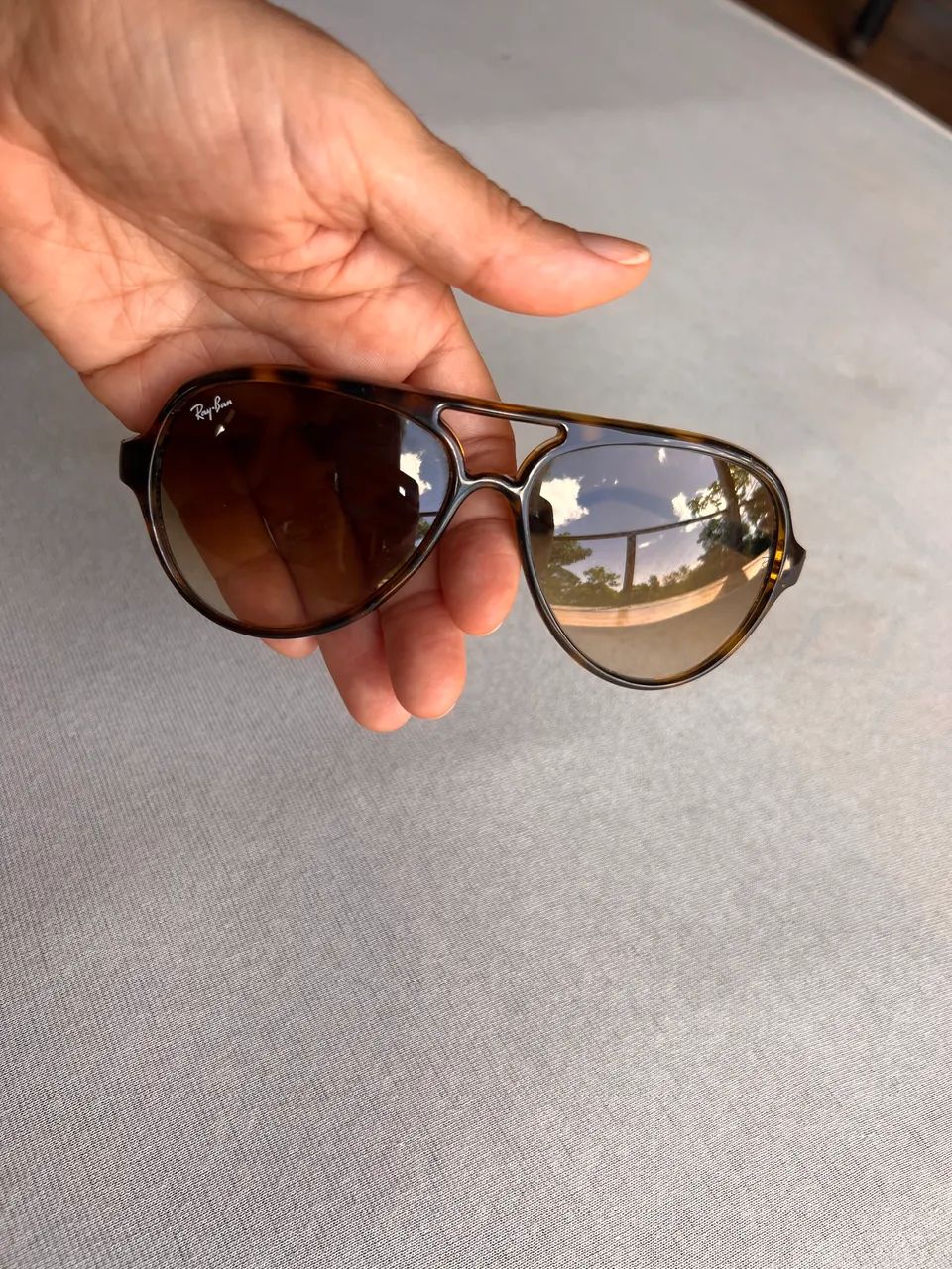 Lindíssimo Óculos de Sol Ray Ban - Foto 2