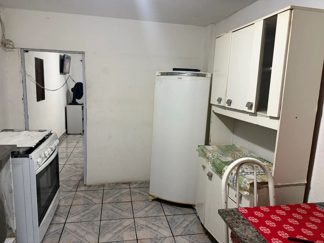 Aluga se Kitinete e aptos mobiliados