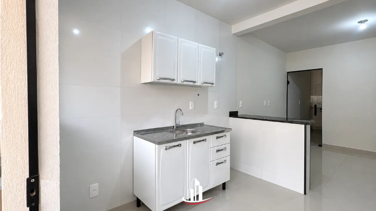 Kitnet novo com 1 quarto com Sacada no bairro jardim Itália - Foto 2