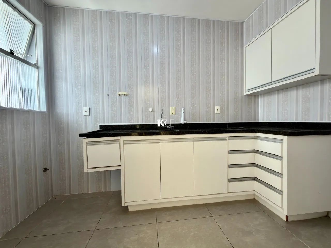 Apartamento 02 dormitórios para locação, em Coqueiros, Florianópolis SC. - Foto 2