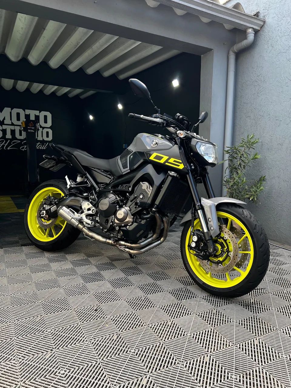 MT-09