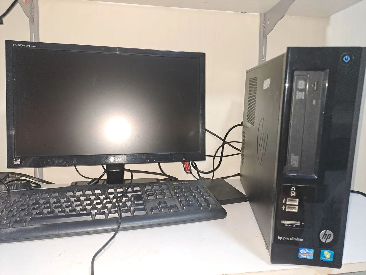 Computador completo funcionando perfeitamente Core i3419359608244817921