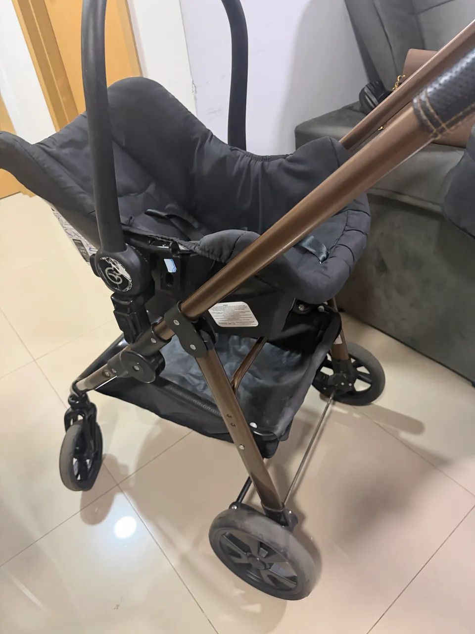 Carrinho com bebê conforto galzerano  - Foto 4