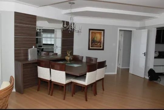 Vendo Mesa com 6 cadeiras +painel +espelho