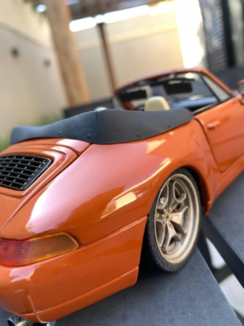 Miniatura 1:18 Porsche 911 cabriolet customizado - Foto 4