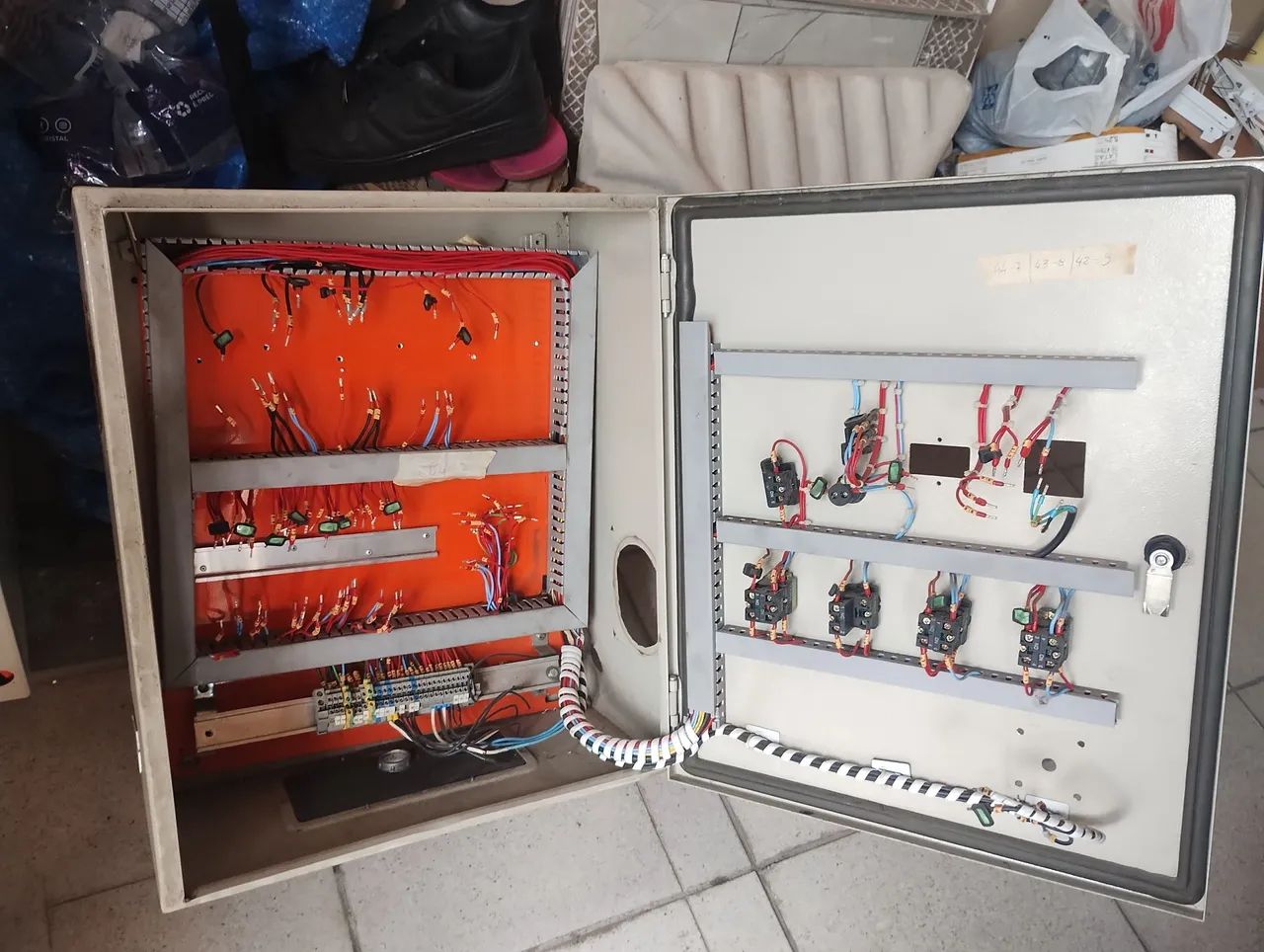 Quadro de comando elétrico 424844303543183365