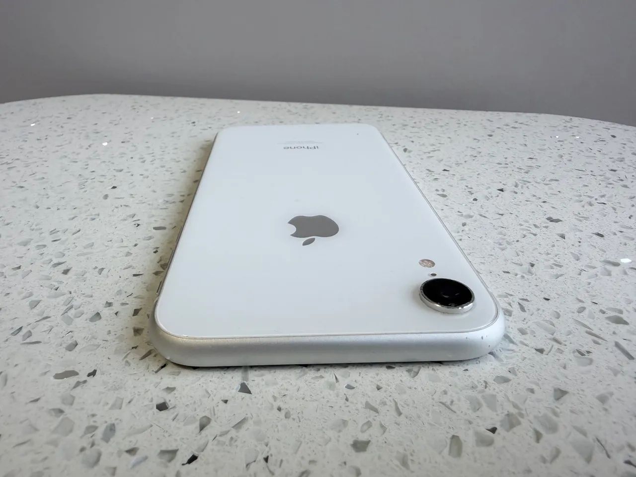 iPhone XR Branco 128GB | Muito Conservado - Celulares e