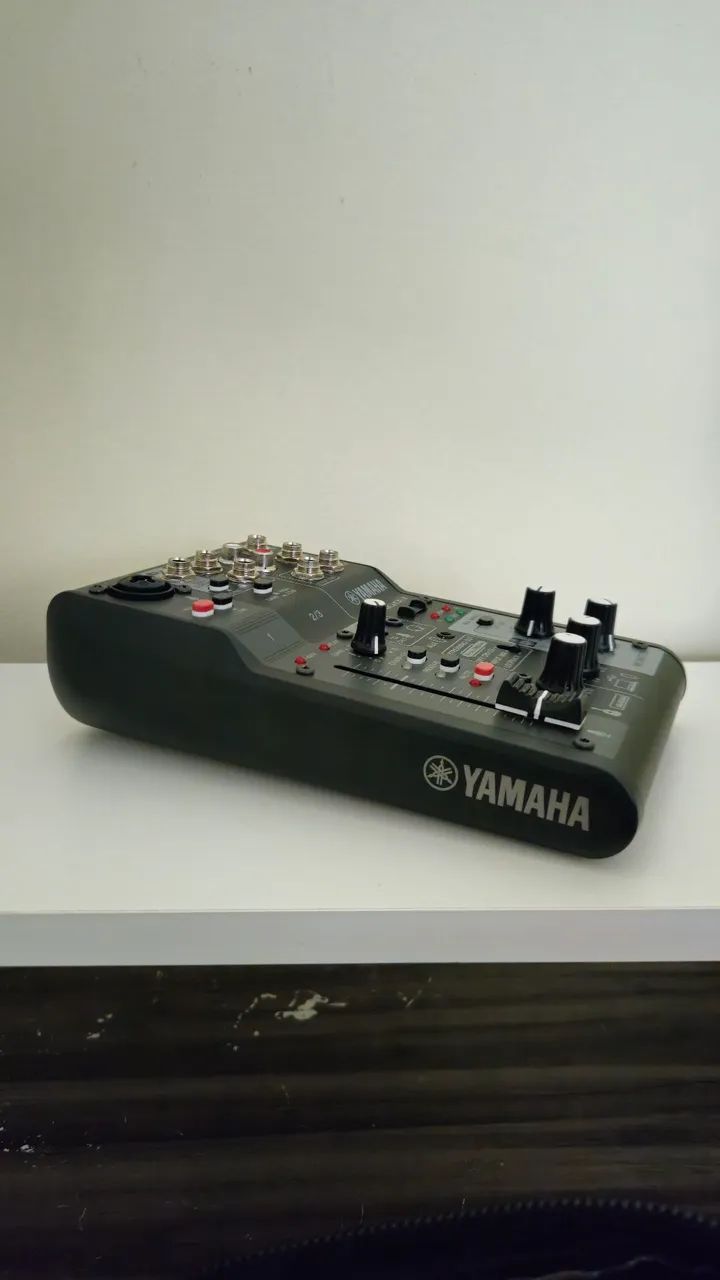 Interface De Áudio Yamaha AG03 mk2 - Equipamentos e Acessórios de