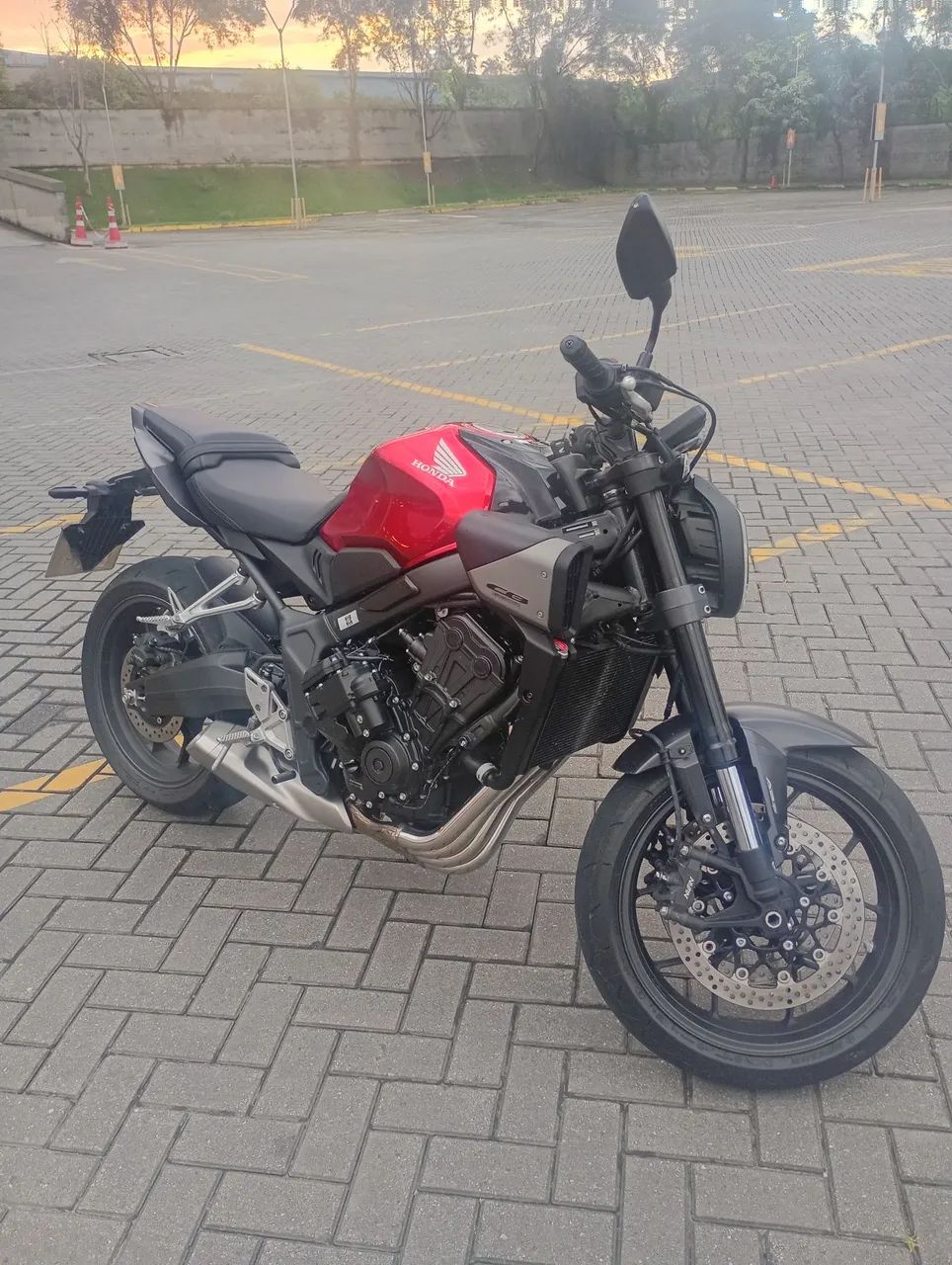 Cb650r ecloutch (5meses de uso)