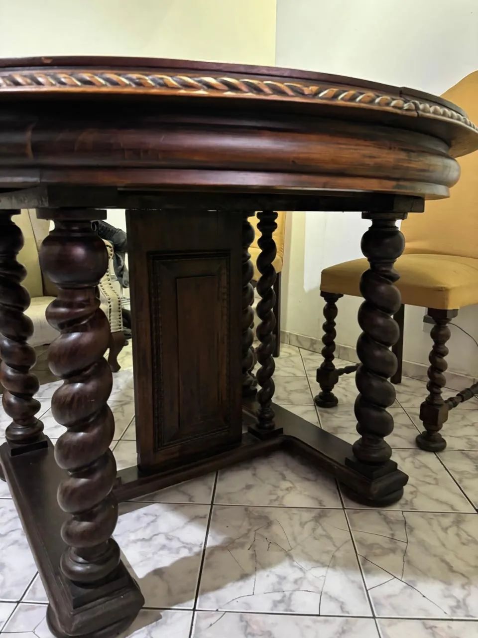 Mesa de jantar circular de madeira maciça - Foto 2