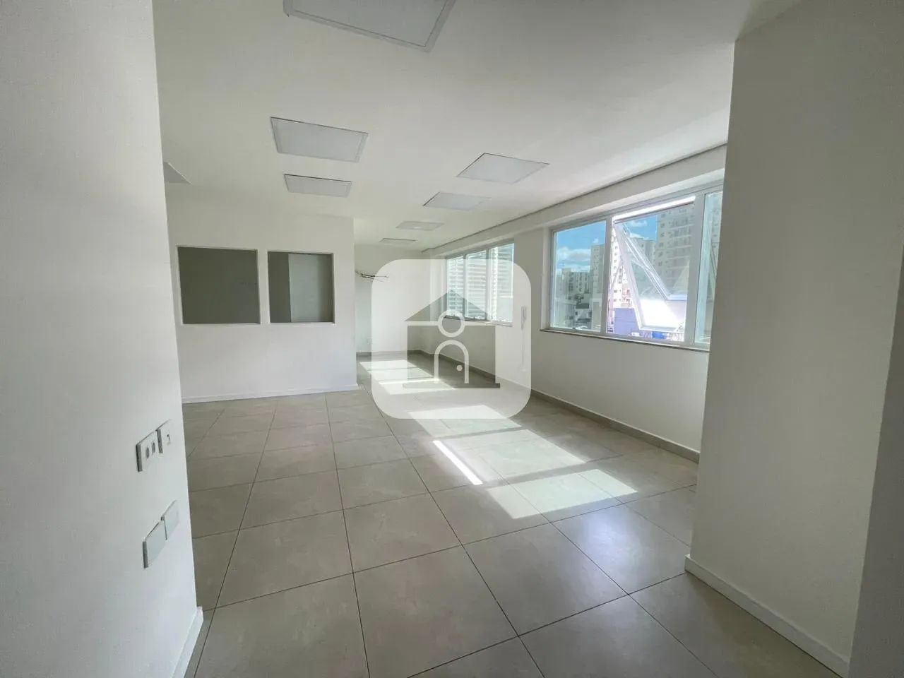 Sala comercial para locação no bairro Tabajaras