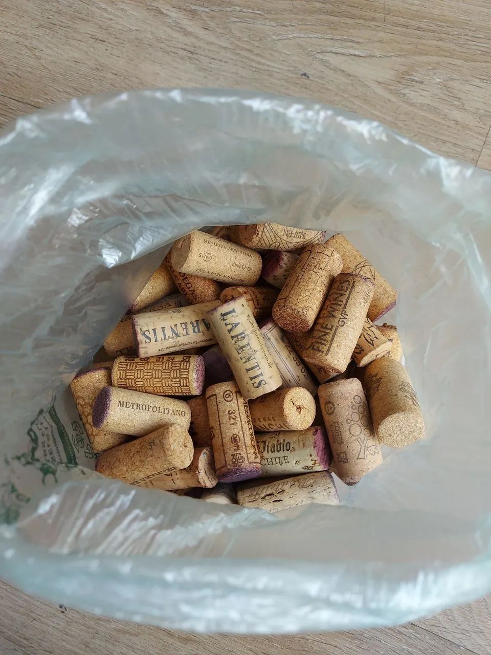 Lote Com 200 Rolhas De Cortiça Natural Para Artesanato E Decoração