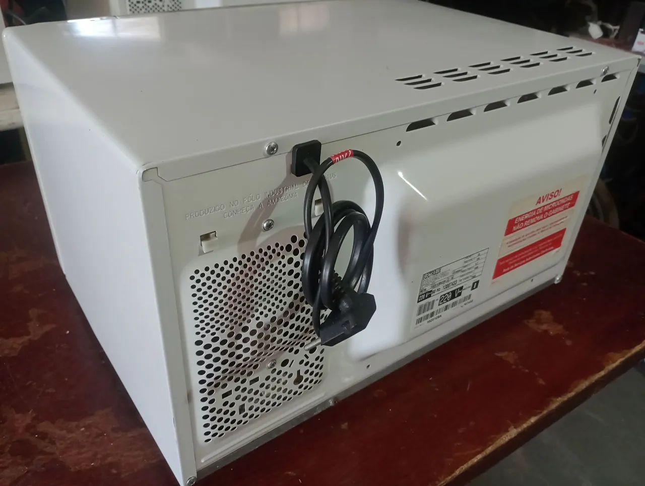 Microondas Eletrolux 23 lts  - Foto 3