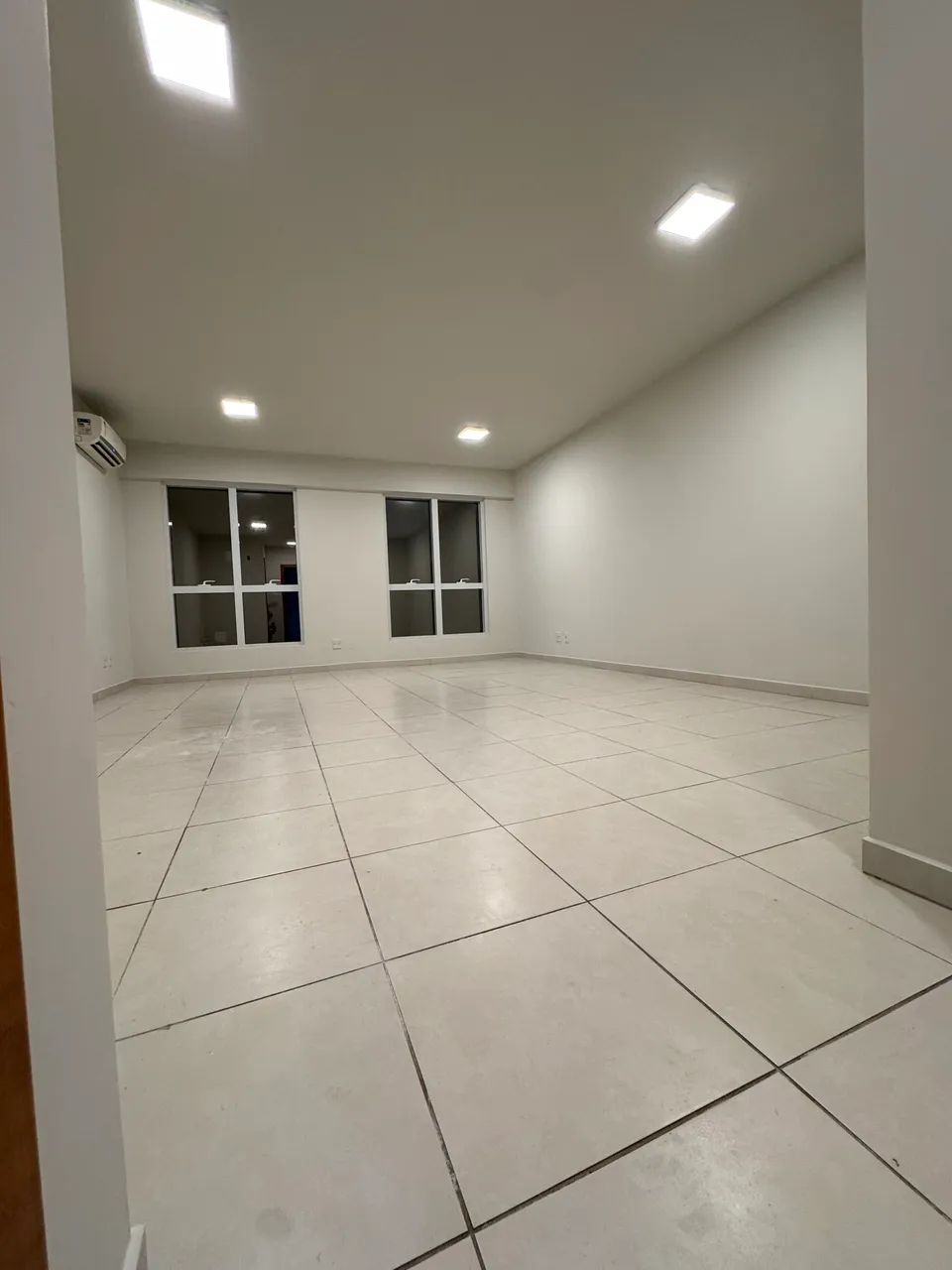 Sala comercial Isola Grezzana Itacorubi