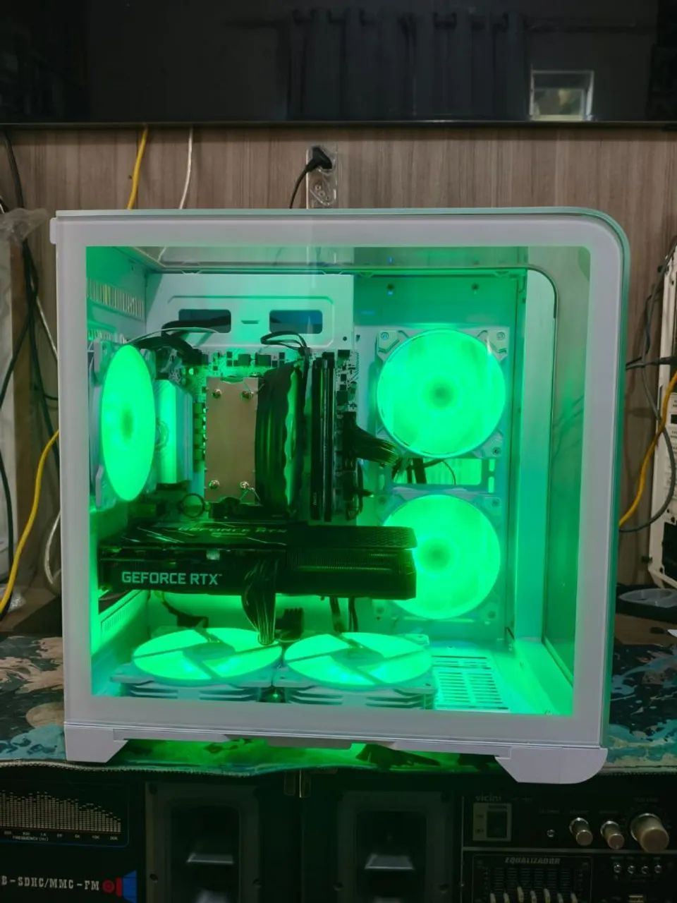 PC AM5 RYZEN 7 7800X3D E RX9060XT DE 16GB PEGO PS4 XBOX E XBOX E PS5 COM VOLTA - Foto 3