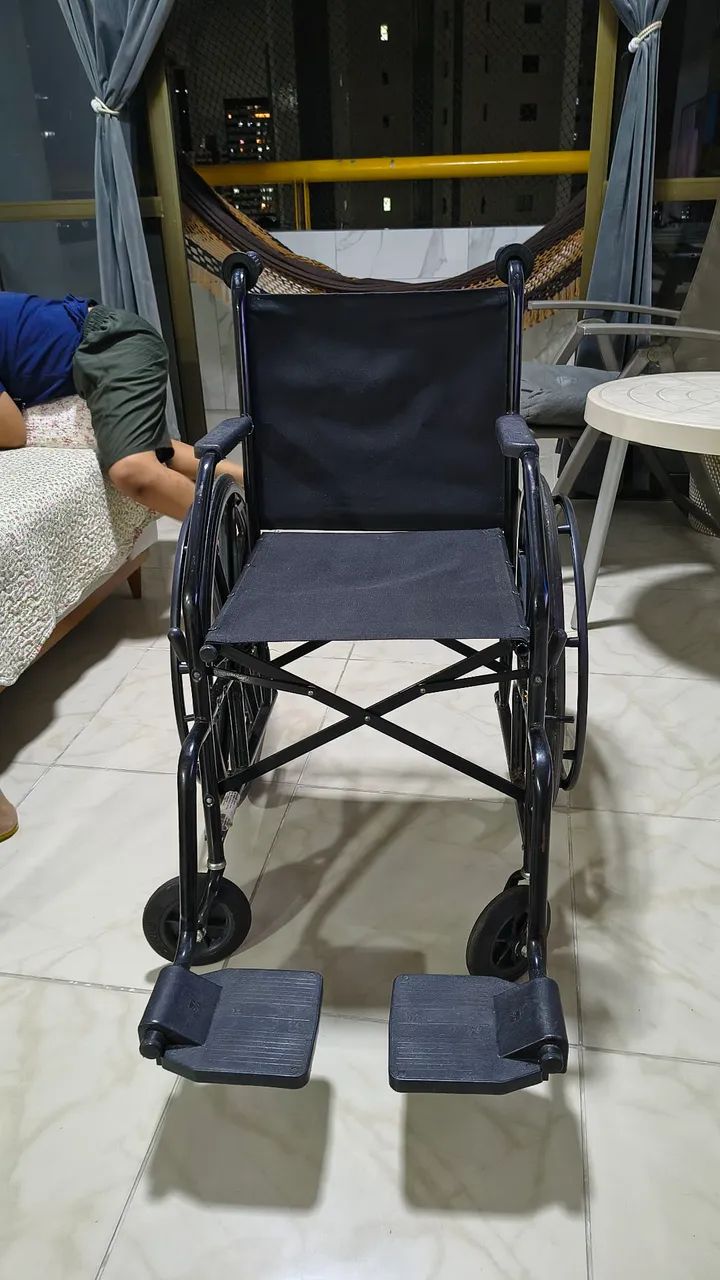 CADEIRA DE RODA