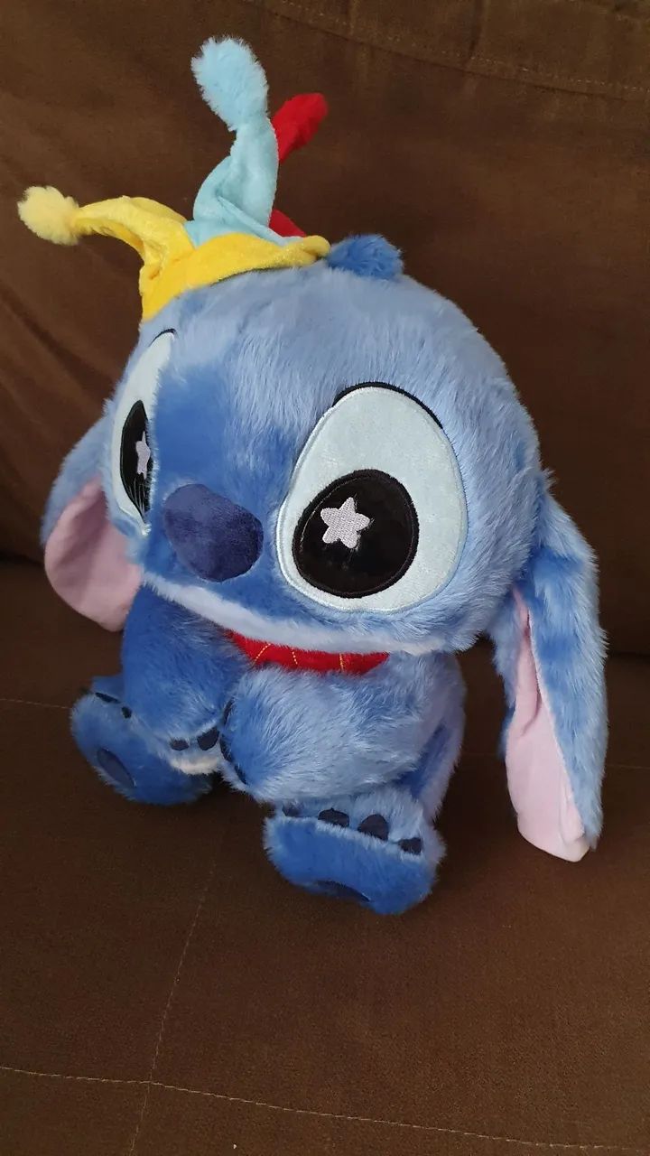 Stitch de Pelúcia com Roupa de Bobo da Côrte  - Foto 2