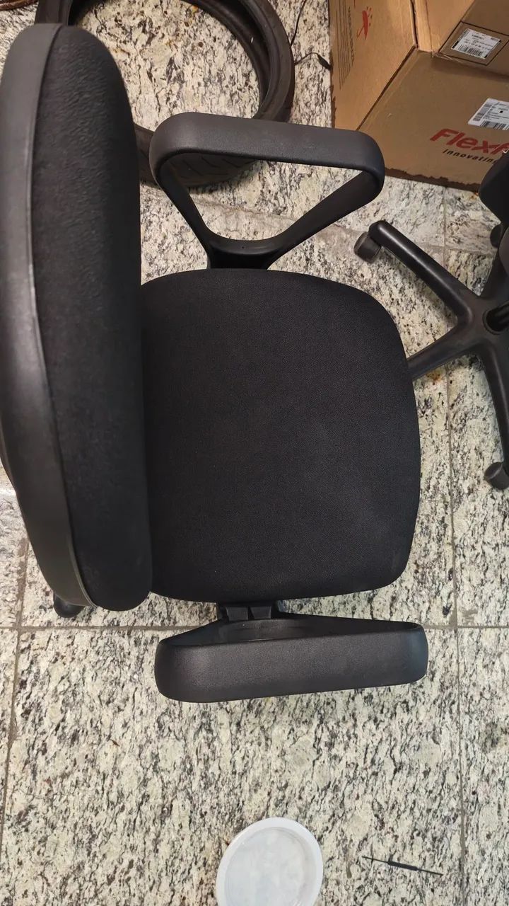 Cadeira de escritório Flex form Nova e  tem usada - Foto 2